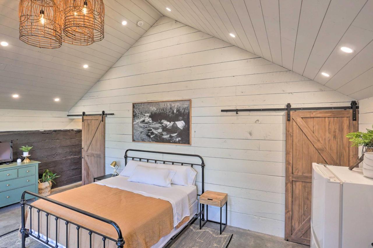 Rustic Rapid City Farmhouse With Mountain Views Extérieur photo