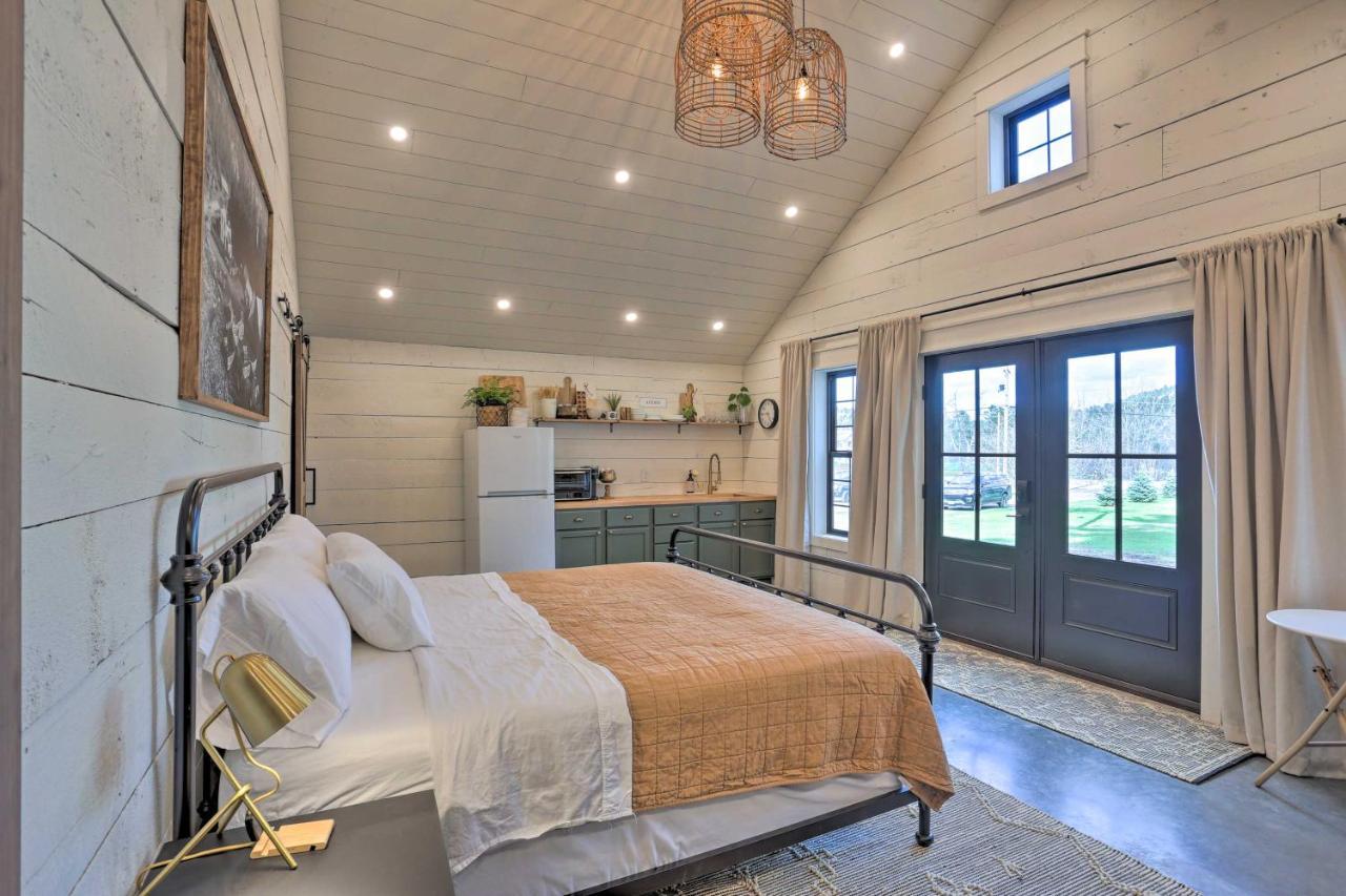 Rustic Rapid City Farmhouse With Mountain Views Extérieur photo