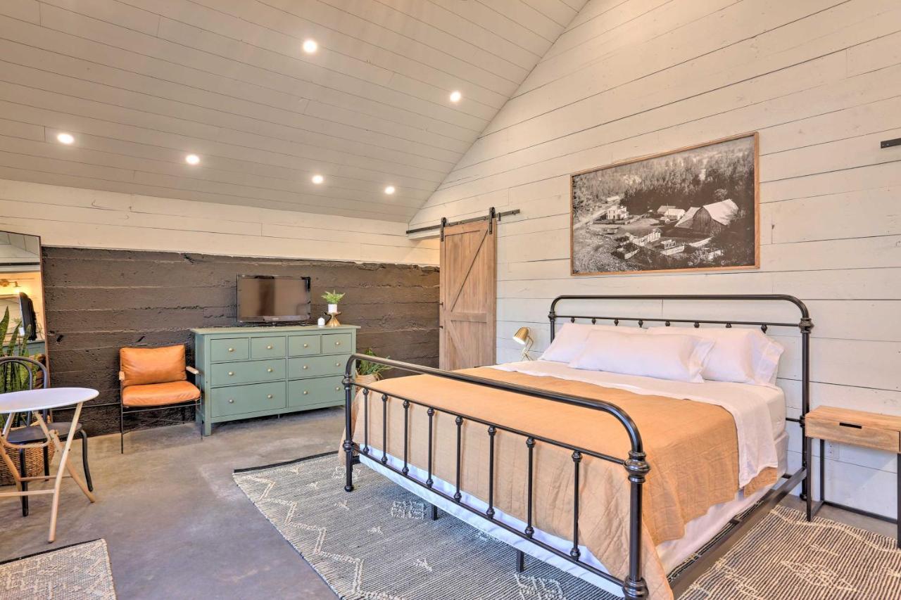 Rustic Rapid City Farmhouse With Mountain Views Extérieur photo
