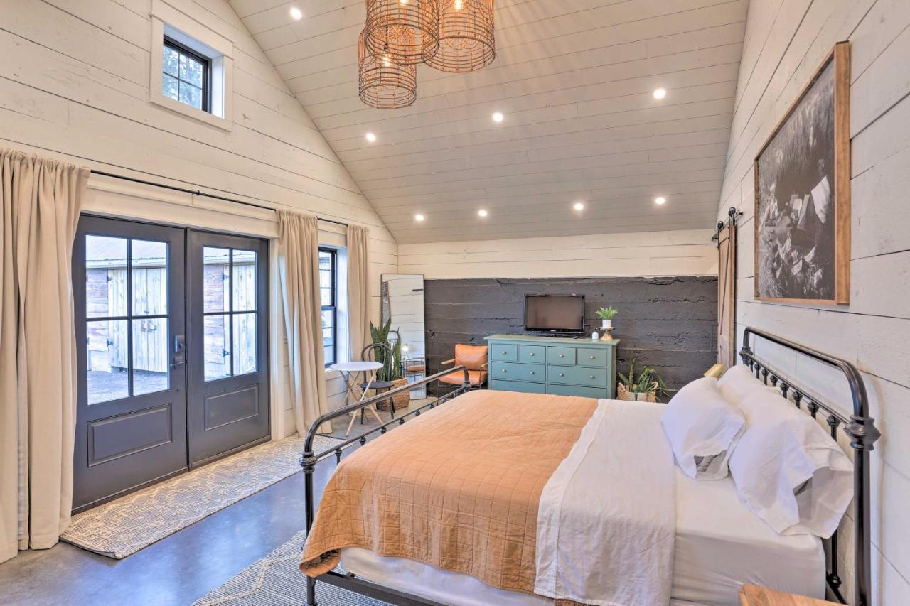 Rustic Rapid City Farmhouse With Mountain Views Extérieur photo