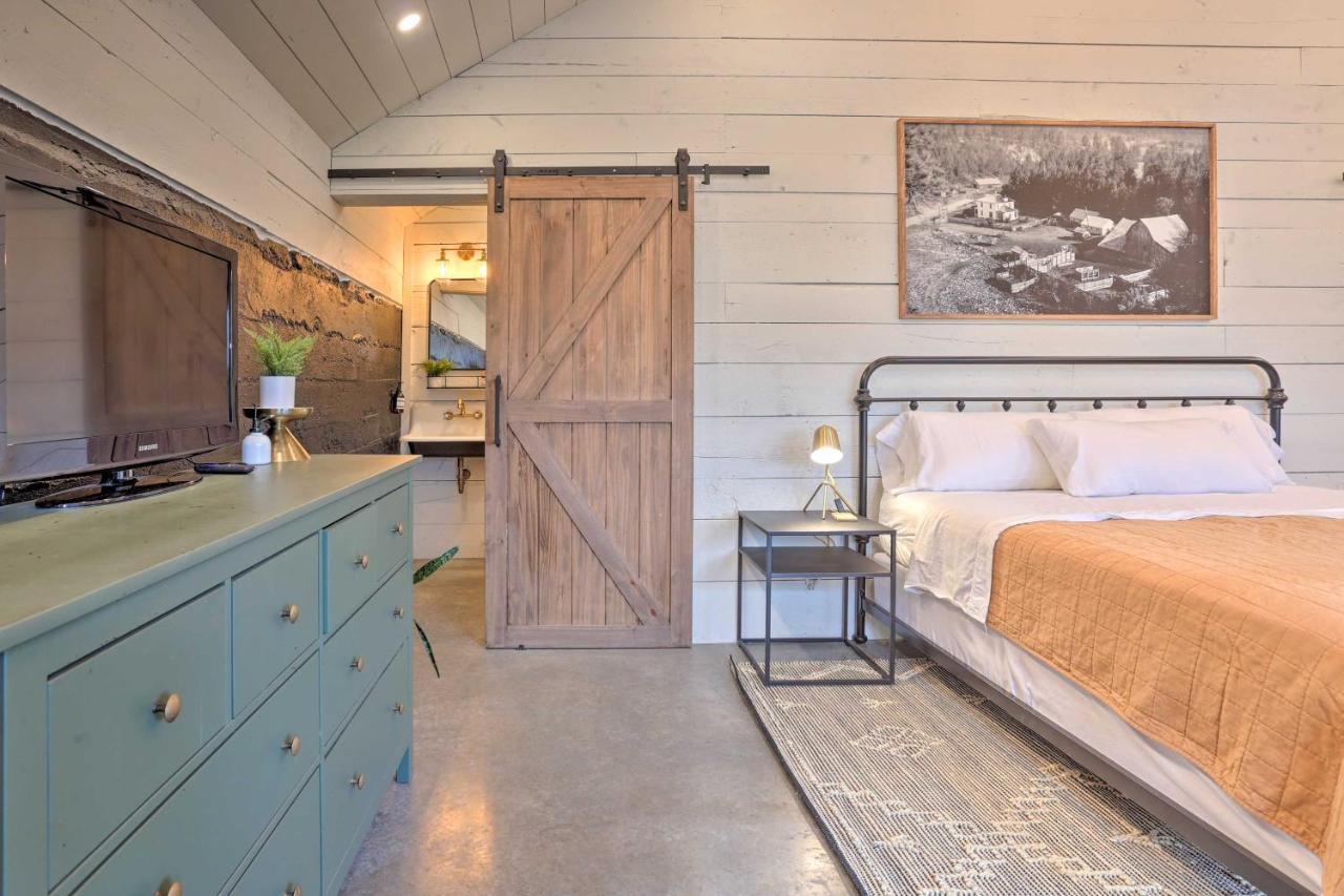 Rustic Rapid City Farmhouse With Mountain Views Extérieur photo